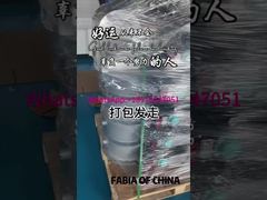 سفارش‌های مشتری اندونزیایی بسته‌بندی و ارسال می‌شوند.